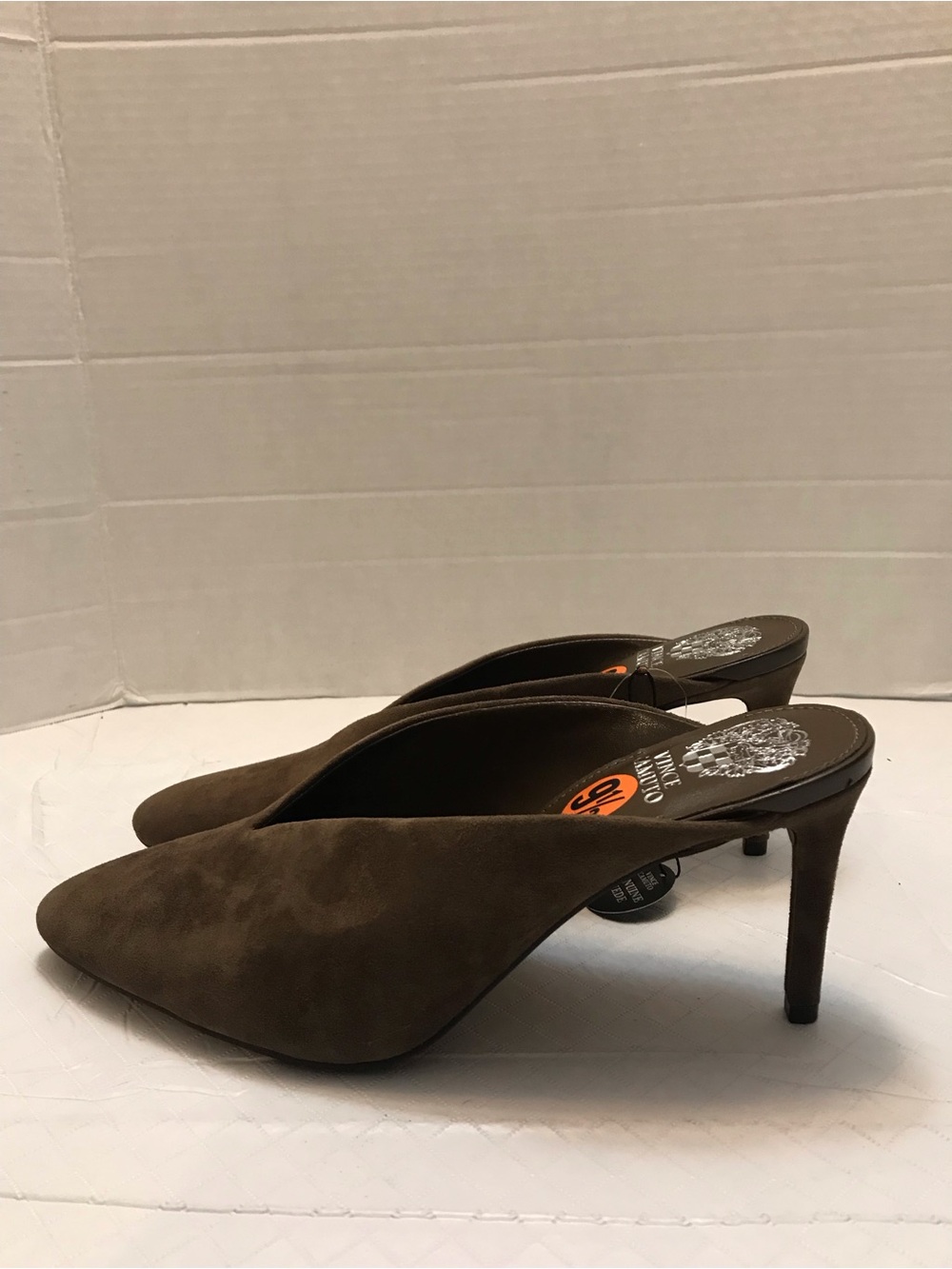 Vince Camuto Black Women's Heels (Label View) - Picture 15 of 15